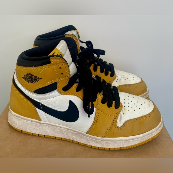 Nike Air Jordan 1 hightop sneakers Size Youth 7 US (40 EUR) - Picture 1 of 8